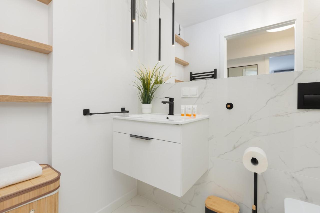 Stylish Apartment Heart Of Warsaw By Noclegi Renters Екстер'єр фото
